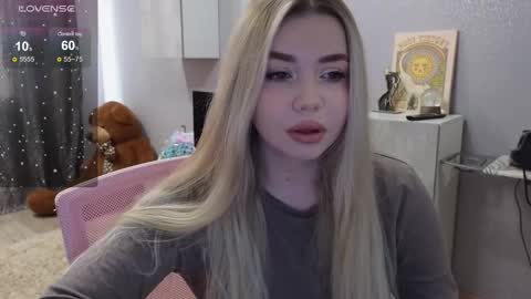 Snapshot of maymallorie chatting on February 2025 11:55:02 AM may online show from February 2025 11:55:02 AM