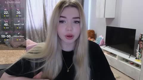 Snapshot of maymallorie chatting on March 2025 07:01:02 AM may online show from March 2025 07:01:02 AM