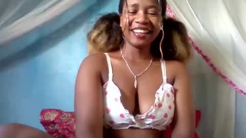 Snapshot of mayrah5 chatting on May 2026 05:57:02 AM mayrah online show from May 2026 05:57:02 AM