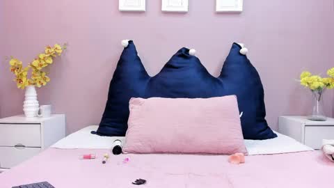 Snapshot of mayteminaj chatting on April 2026 07:18:02 PM mayte online show from April 2026 07:18:02 PM