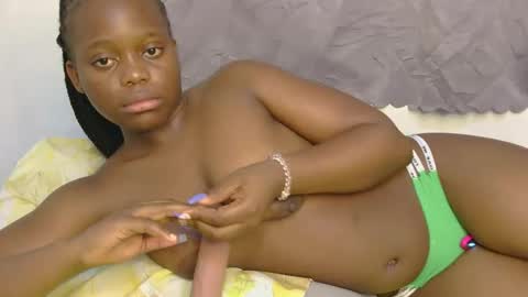 mazel_quincy online show from September 2025 08:36:02 AM