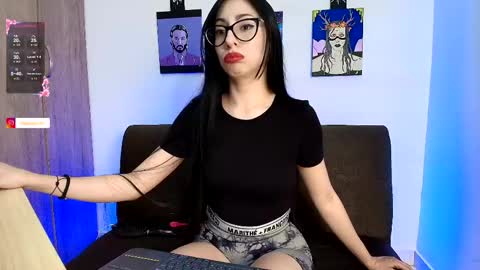 Snapshot of mazi__keen__ chatting on May 2026 12:07:01 AM Mazi keen online show from May 2026 12:07:01 AM