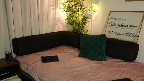 Anna       IG mbca anna  online show from January 2025 05:17:02 PM