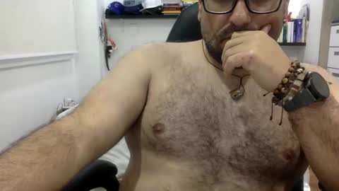 Snapshot of mbotve chatting on November 2025 03:28:02 AM VzlaMan online show from November 2025 03:28:02 AM