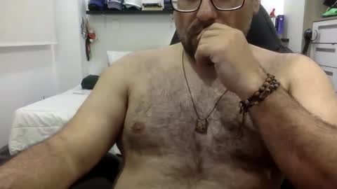 Snapshot of mbotve chatting on March 2026 11:42:02 PM VzlaMan online show from March 2026 11:42:02 PM