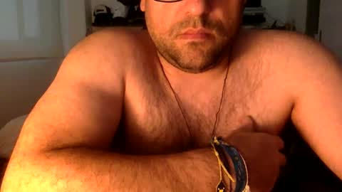 Snapshot of mbotve chatting on April 2026 07:08:02 PM VzlaMan online show from April 2026 07:08:02 PM