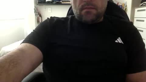 Snapshot of mbotve chatting on April 2026 02:01:02 PM VzlaMan online show from April 2026 02:01:02 PM