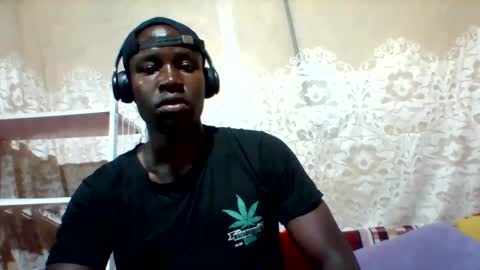 Snapshot of mclntz_bbc chatting on March 2025 07:10:02 PM mclntz_bbc online show from March 2025 07:10:02 PM