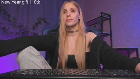 Snapshot of meandmaboy chatting on December 2024 05:26:02 PM Anna online show from December 2024 05:26:02 PM