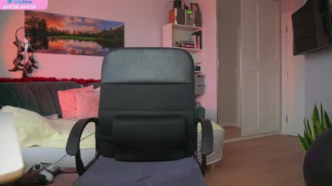 Milena online show from December 2024 12:38:02 PM