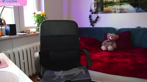 Milena online show from March 2025 12:09:01 PM