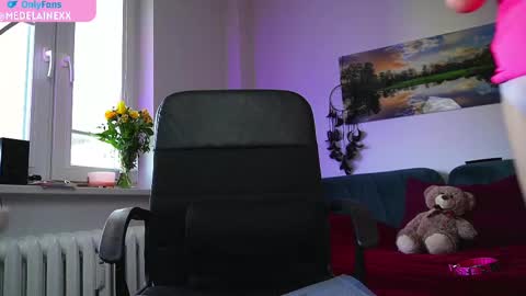 Milena online show from March 2025 10:56:02 AM