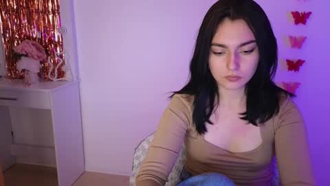 Snapshot of medina_andress chatting on March 2025 06:56:01 PM Dina online show from March 2025 06:56:01 PM