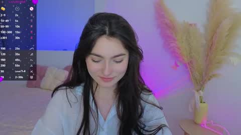 Snapshot of medina_andress chatting on May 2026 09:32:01 PM Dina online show from May 2026 09:32:01 PM