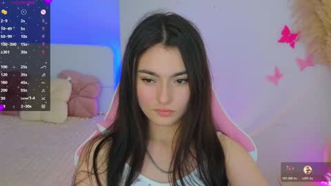 Snapshot of medina_andress chatting on May 2026 09:10:02 PM Dina online show from May 2026 09:10:02 PM