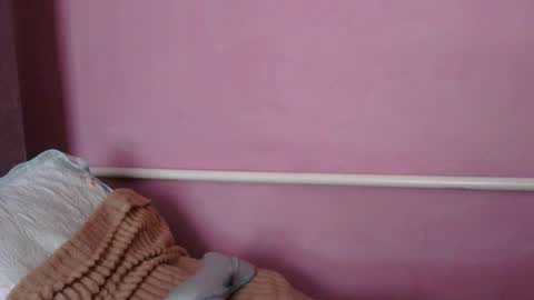 Snapshot of medjik_lool chatting on June 2026 06:40:01 AM Oltereodora-lima online show from June 2026 06:40:01 AM