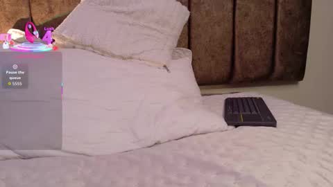 Megan  online show from October 2025 07:50:02 AM