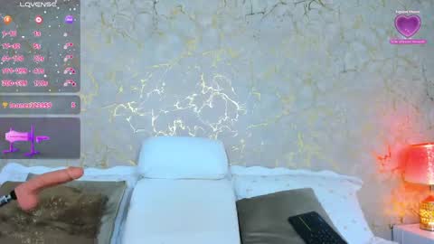 Snapshot of megan_clarck_ chatting on April 2026 03:54:02 AM Puedes llamarme angy online show from April 2026 03:54:02 AM
