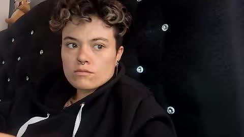 Megan and sophi online show from November 2025 03:33:02 PM