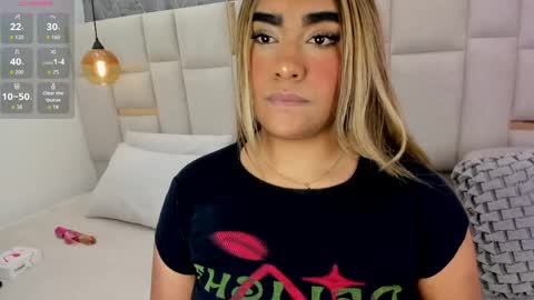 Snapshot of megan_gloow chatting on April 2026 04:42:01 AM megan_gloow online show from April 2026 04:42:01 AM