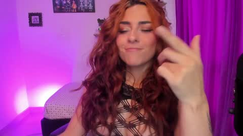 Snapshot of megan_ricci chatting on February 2025 10:33:01 PM                 Laura                 online show from February 2025 10:33:01 PM