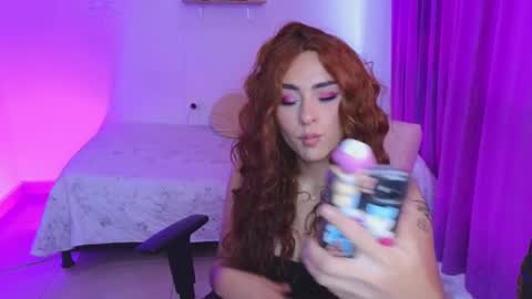 Snapshot of megan_ricci chatting on February 2025 09:59:01 PM                 Laura                 online show from February 2025 09:59:01 PM