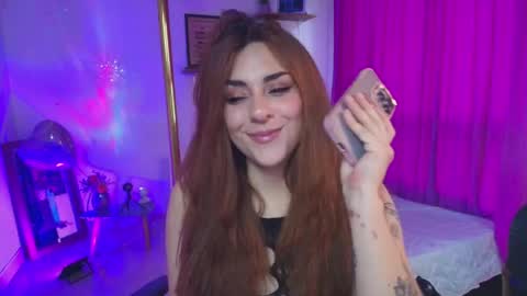                 Laura                 online show from April 2026 09:50:02 PM