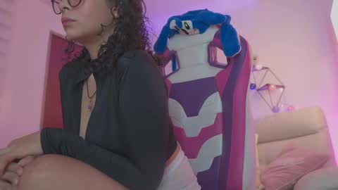 MEGAN  online show from November 2025 09:13:02 PM