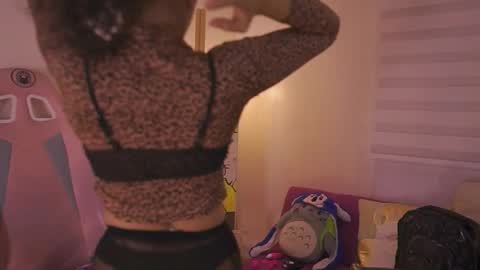 MEGAN  online show from November 2025 08:45:01 PM