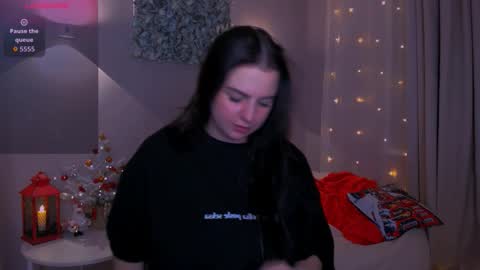 Meganberry online show from December 2025 07:53:01 PM