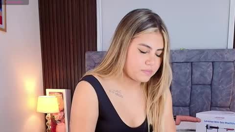 Snapshot of megancrow chatting on April 2026 11:22:02 PM Megan online show from April 2026 11:22:02 PM