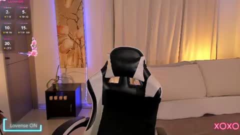 Snapshot of meganlake chatting on June 2026 09:47:02 PM megan lake online show from June 2026 09:47:02 PM
