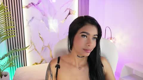 Megan Lowell online show from November 2025 07:50:02 PM