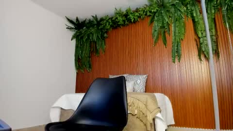 Megan online show from November 2025 02:06:02 PM