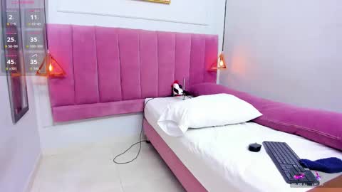 Megan  online show from October 2025 07:08:01 PM