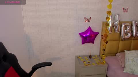 Snapshot of meganzarick chatting on September 2025 12:32:01 PM M E G A N online show from September 2025 12:32:01 PM