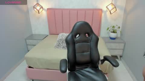 Snapshot of meganzarick chatting on October 2025 12:46:01 PM M E G A N online show from October 2025 12:46:01 PM