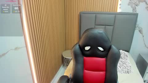 Snapshot of meganzarick chatting on November 2025 02:44:01 AM M E G A N online show from November 2025 02:44:01 AM