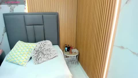 Snapshot of meganzarick chatting on November 2025 03:16:02 AM M E G A N online show from November 2025 03:16:02 AM