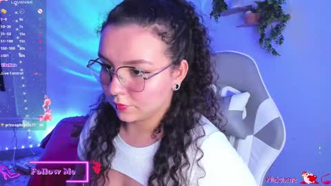 Snapshot of meggan_millerr chatting on October 2025 05:11:01 PM online show from October 2025 05:11:01 PM
