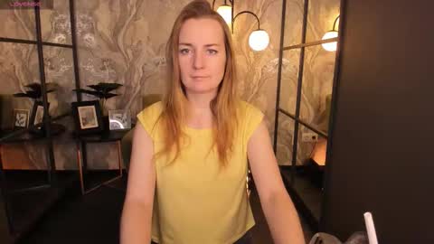 Meggy online show from November 2025 01:13:01 PM