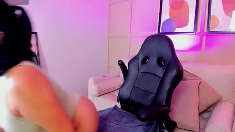 Snapshot of meivis__ chatting on November 2025 12:38:01 PM Melvis online show from November 2025 12:38:01 PM