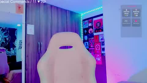 Snapshot of mel_dahlia chatting on January 2025 04:16:01 PM Melissa - - Please help me to reach 100 thumbs up online show from January 2025 04:16:01 PM