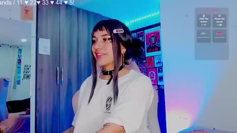 Snapshot of mel_dahlia chatting on January 2025 02:23:01 AM Melissa - - Please help me to reach 100 thumbs up online show from January 2025 02:23:01 AM