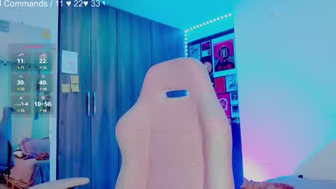 Snapshot of mel_dahlia chatting on February 2025 01:45:01 AM Melissa - - Please help me to reach 100 thumbs up online show from February 2025 01:45:01 AM