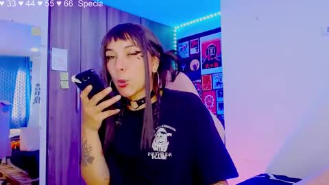 Snapshot of mel_dahlia chatting on February 2025 08:38:02 PM Melissa - - Please help me to reach 100 thumbs up online show from February 2025 08:38:02 PM