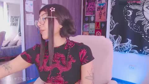 Snapshot of mel_dahlia chatting on September 2025 07:27:02 PM Melissa - - Please help me to reach 100 thumbs up online show from September 2025 07:27:02 PM