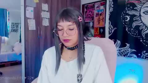 Snapshot of mel_dahlia chatting on September 2025 02:31:01 PM Melissa - - Please help me to reach 100 thumbs up online show from September 2025 02:31:01 PM