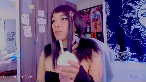 Snapshot of mel_dahlia chatting on October 2025 07:47:01 PM Melissa - - Please help me to reach 100 thumbs up online show from October 2025 07:47:01 PM