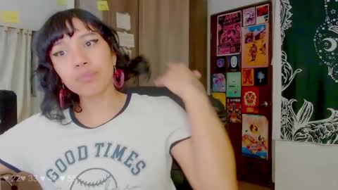 Snapshot of mel_dahlia chatting on October 2025 02:23:02 AM Melissa - - Please help me to reach 100 thumbs up online show from October 2025 02:23:02 AM